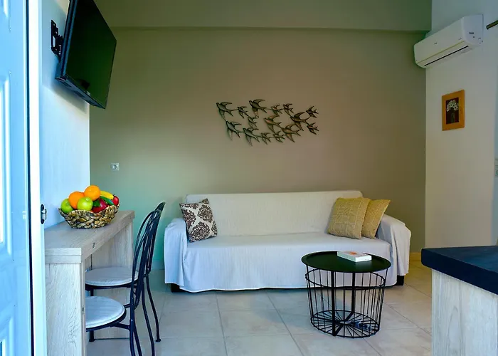 House In Εndless Green - Arethousa, Ikaria